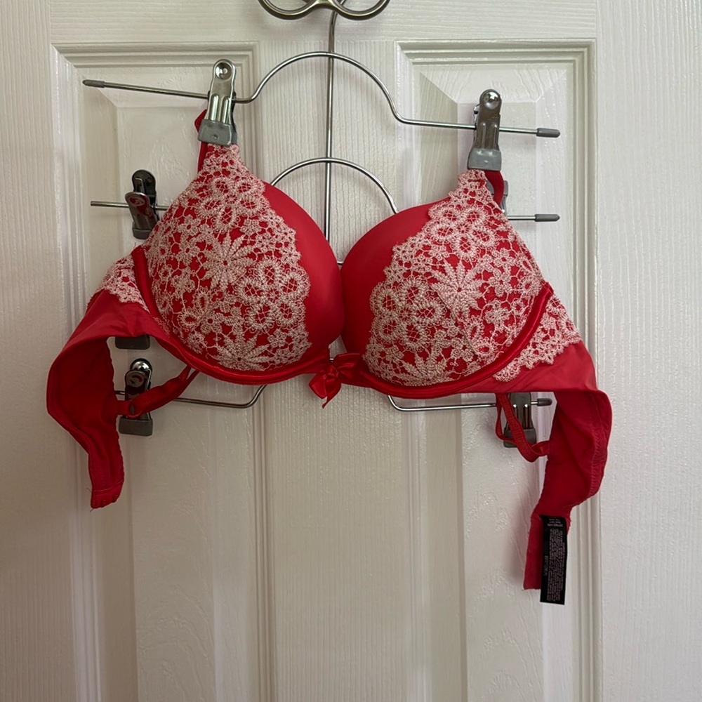 VS red push up bra size 34C